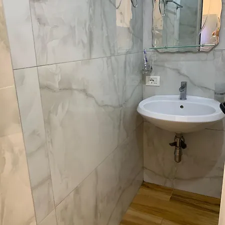 Lungo Mare Te Carburanti Castrati